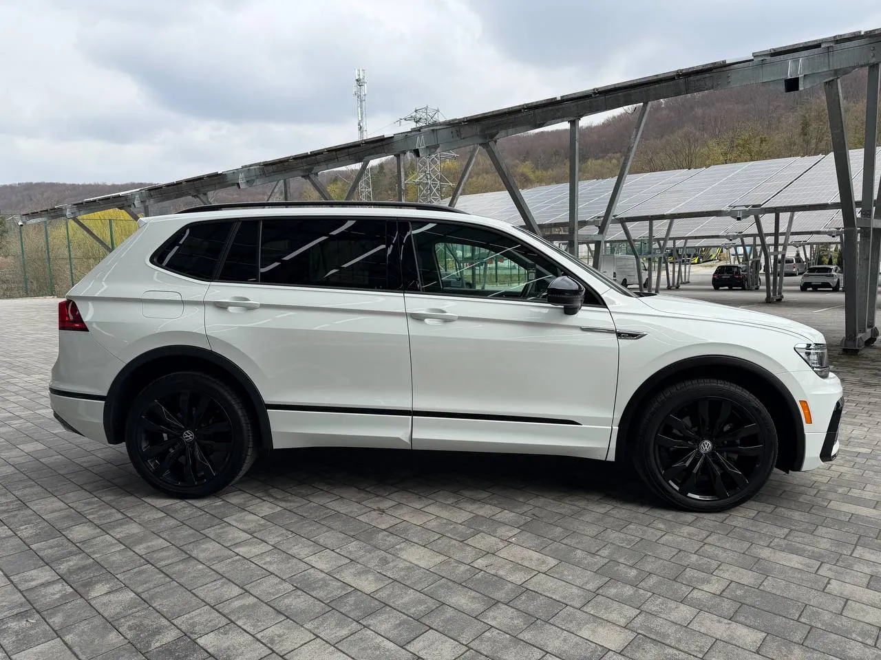 Volkswagen Tiguan - фото 7