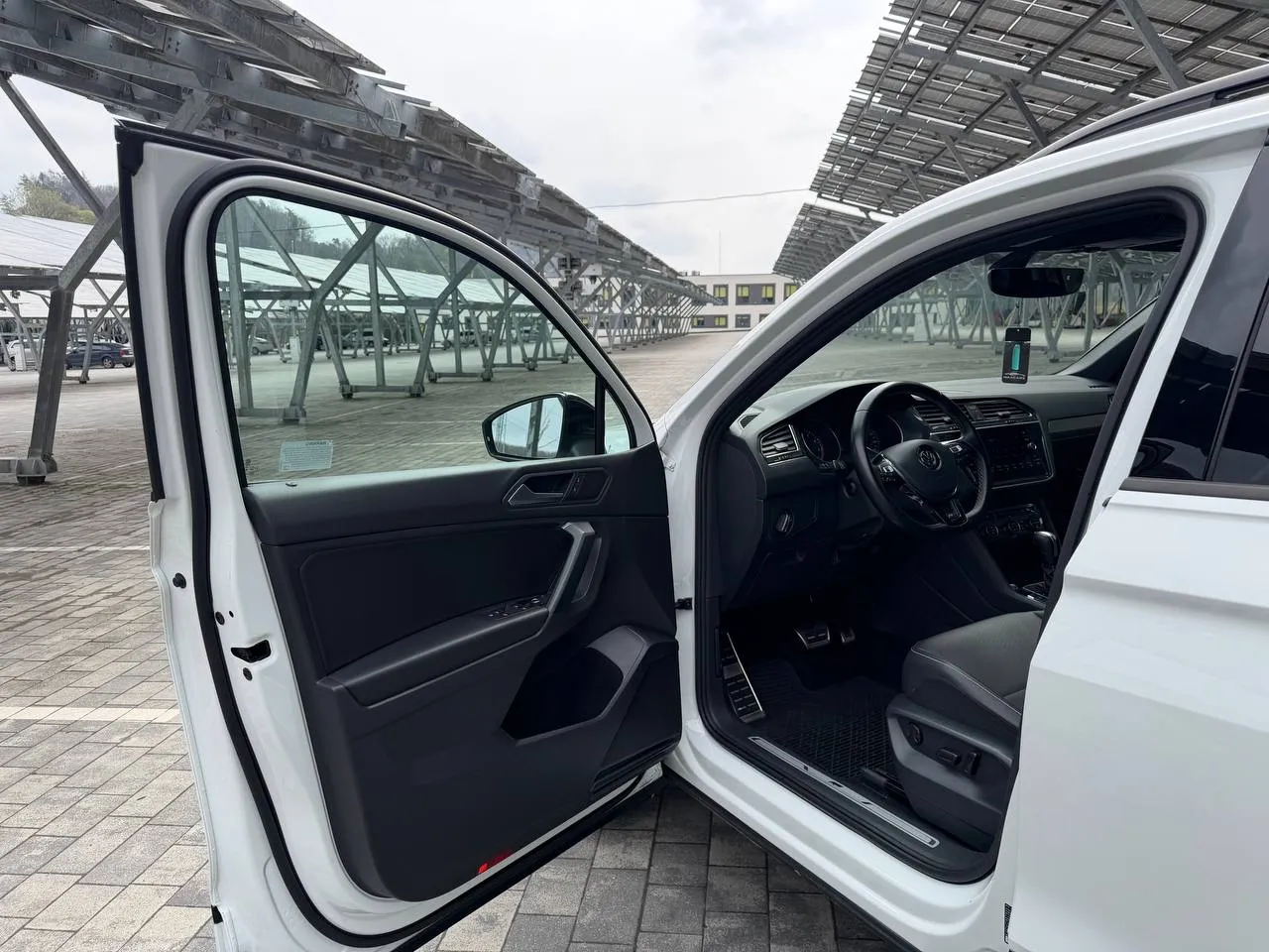 Volkswagen Tiguan - фото 21