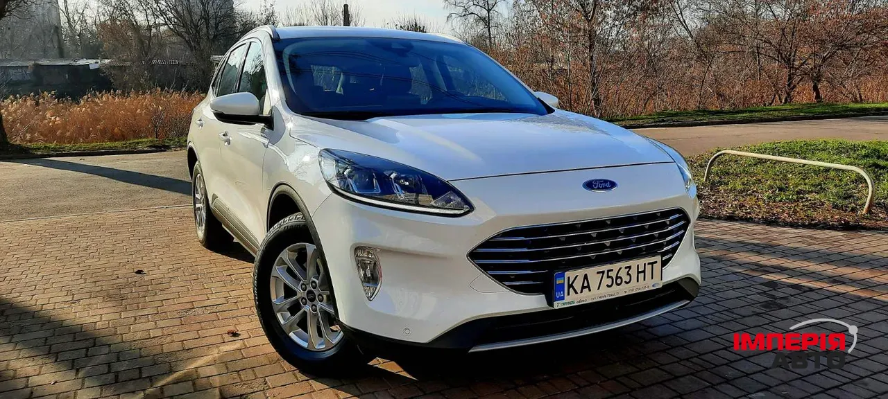Ford Kuga - фото 1