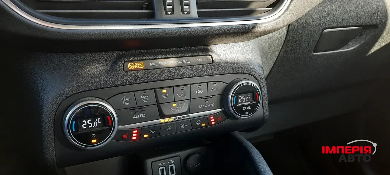 Ford Kuga - фото 8