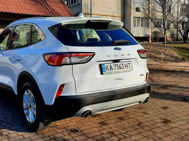 Ford Kuga - фото 3