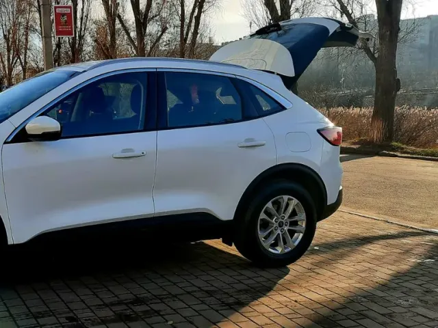 Ford Kuga - фото 2