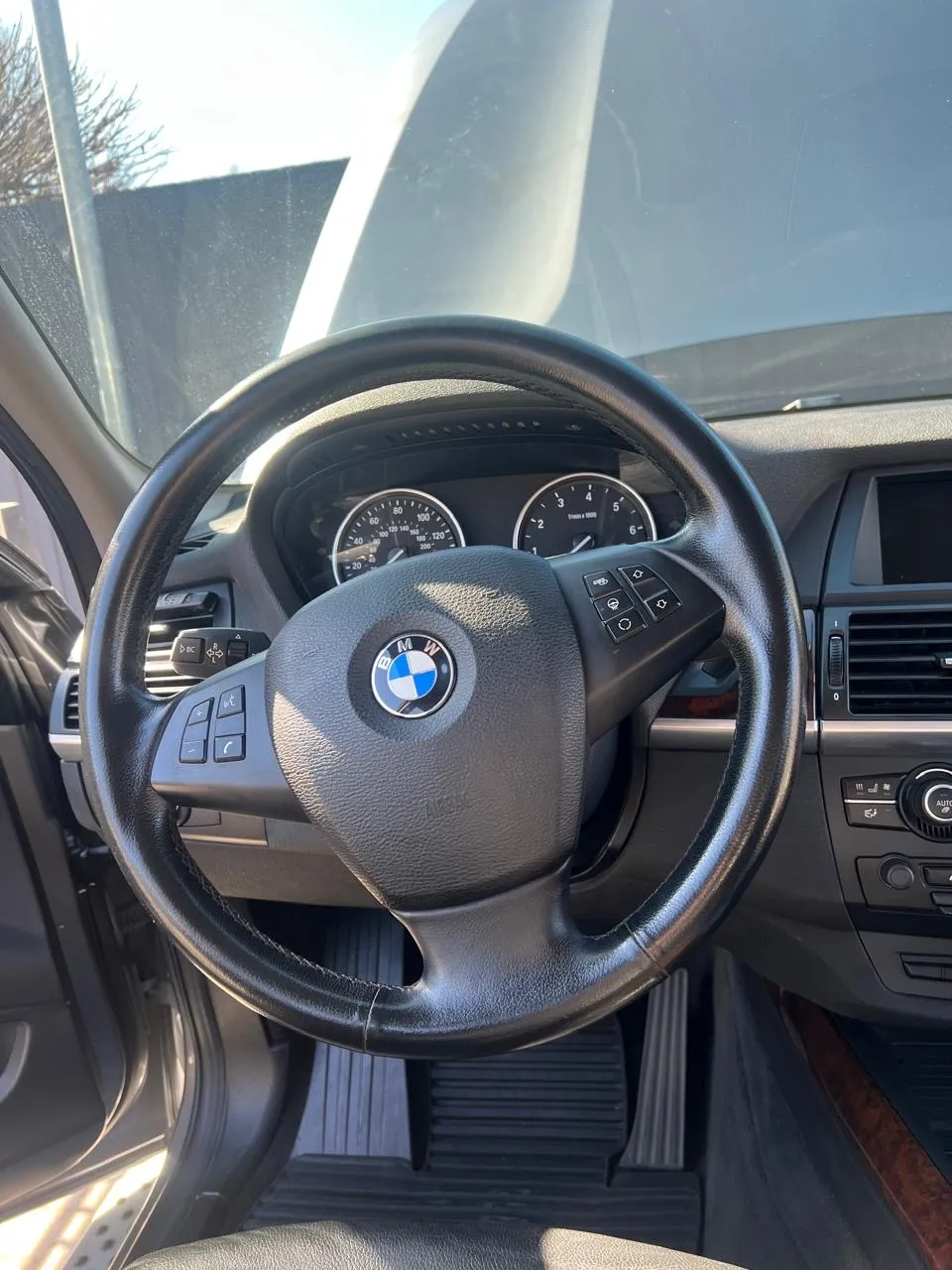 BMW X5 - фото 33