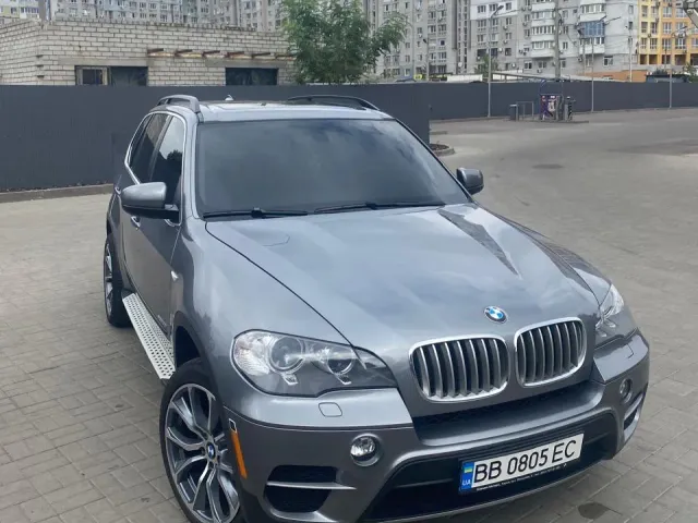 BMW X5 - фото 1
