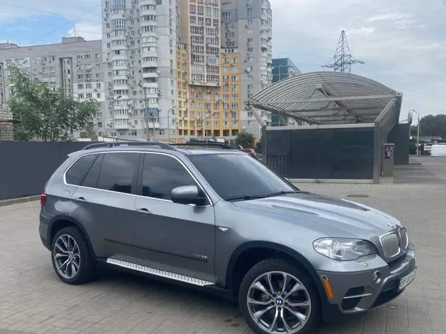 BMW X5 - фото 2