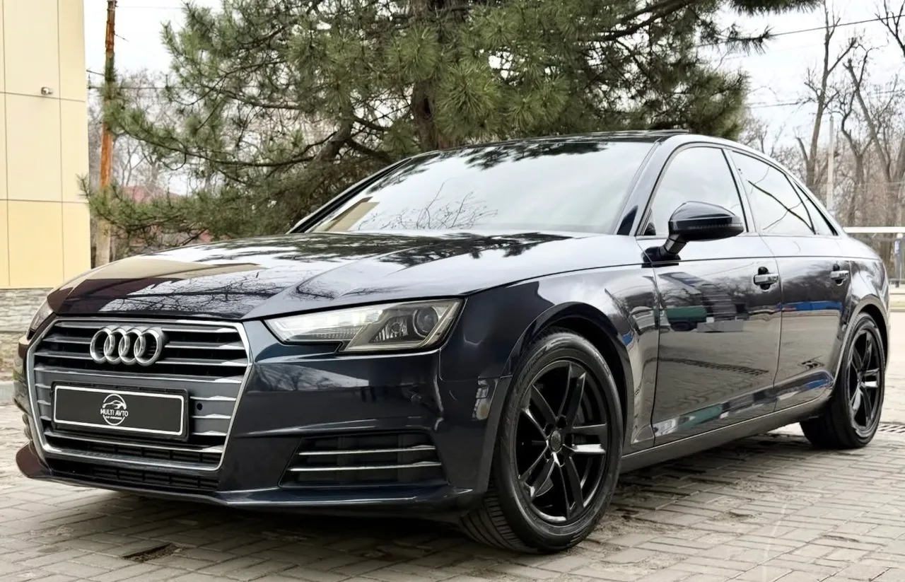 Audi A4 - фото 1
