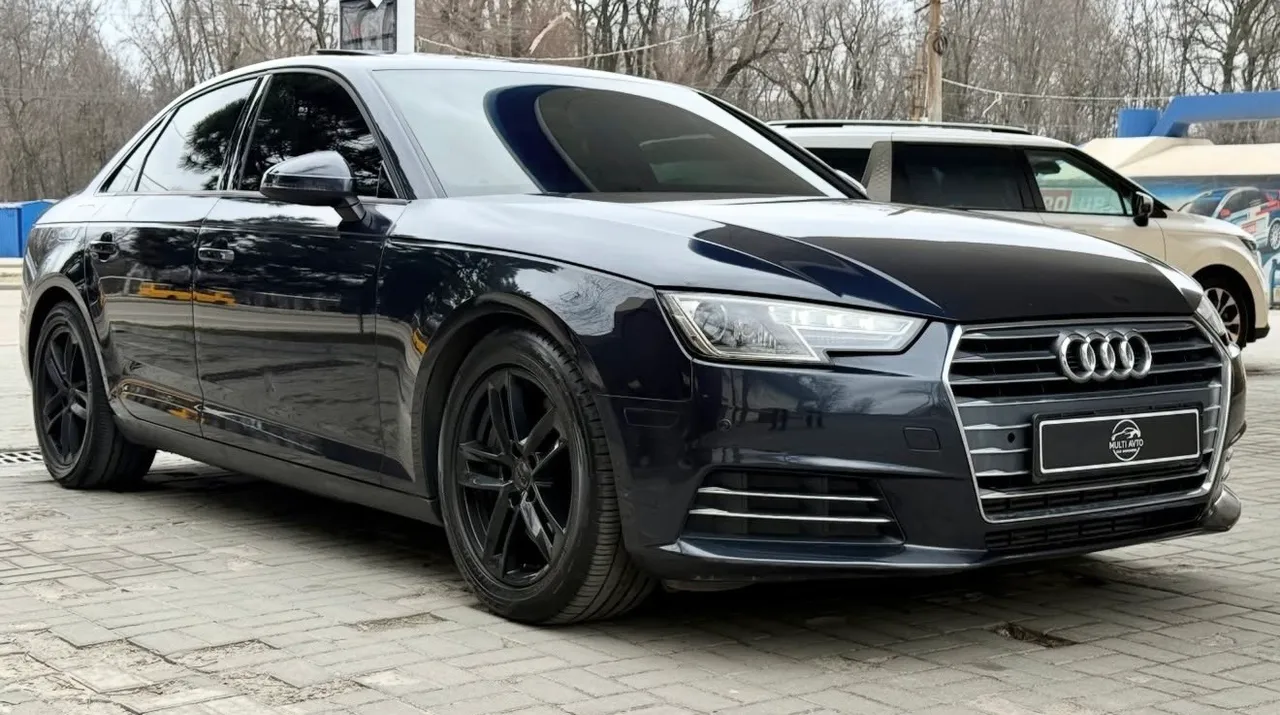 Audi A4 - фото 3
