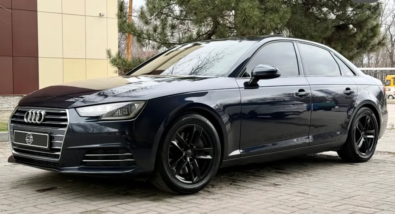 Audi A4 - фото 2