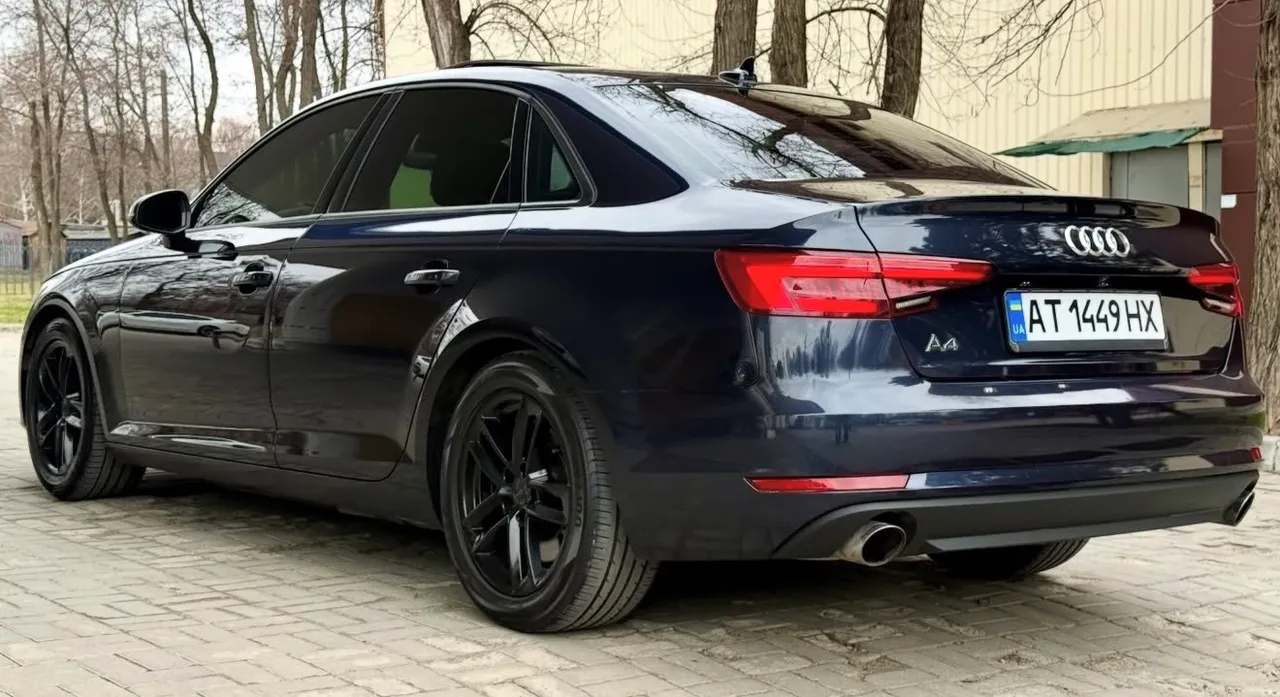 Audi A4 - фото 5