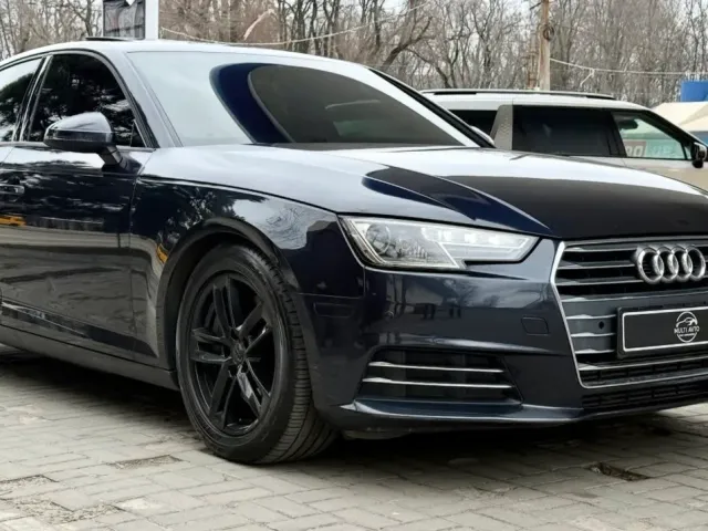Audi A4 - фото 3