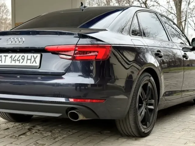 Audi A4 - фото 4