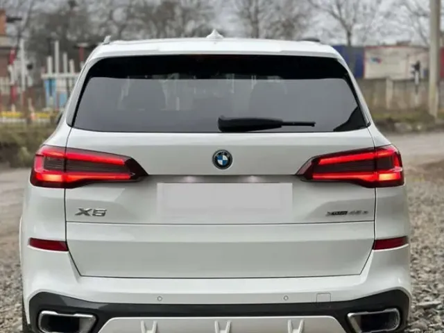 BMW X5 - фото 2