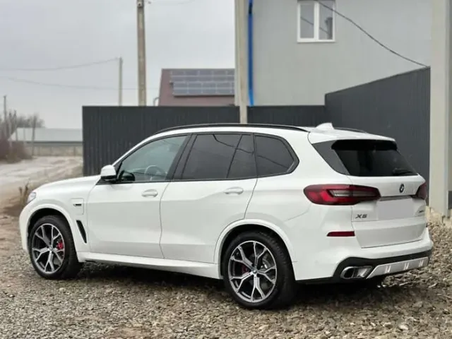 BMW X5 - фото 3