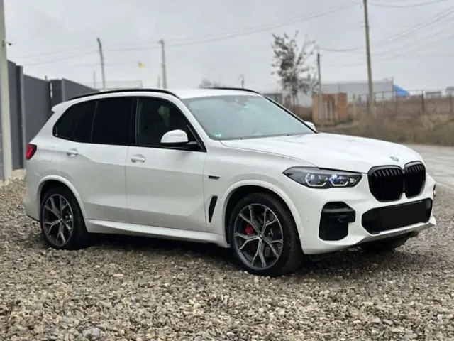 BMW X5 - фото 1