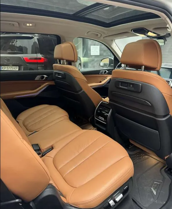 BMW X7 - фото 11