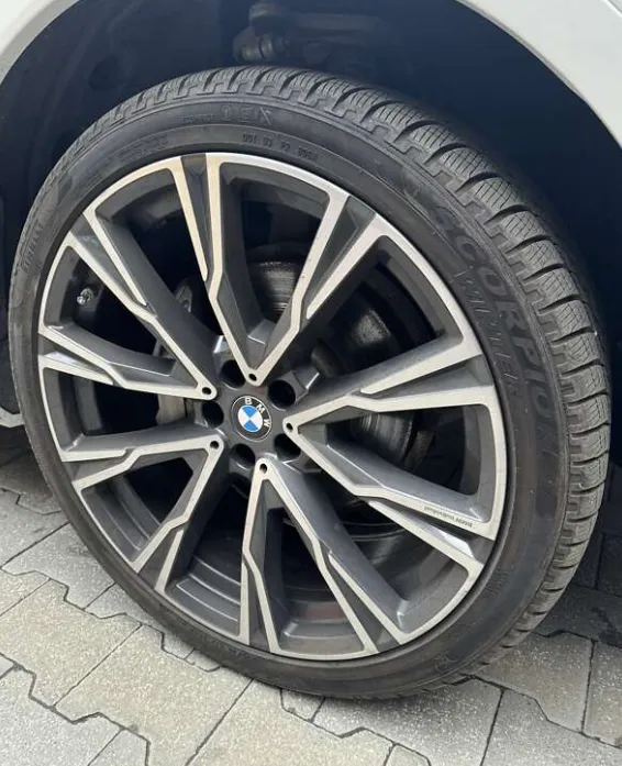 BMW X7 - фото 13