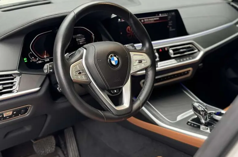 BMW X7 - фото 7
