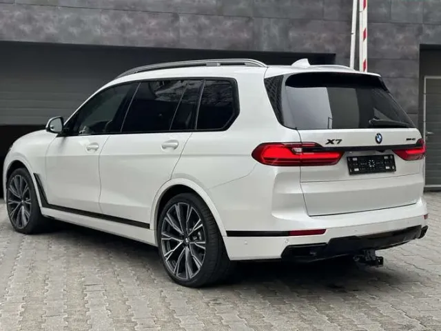 BMW X7 - фото 5