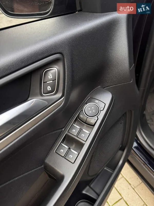 Ford Escape - фото 8