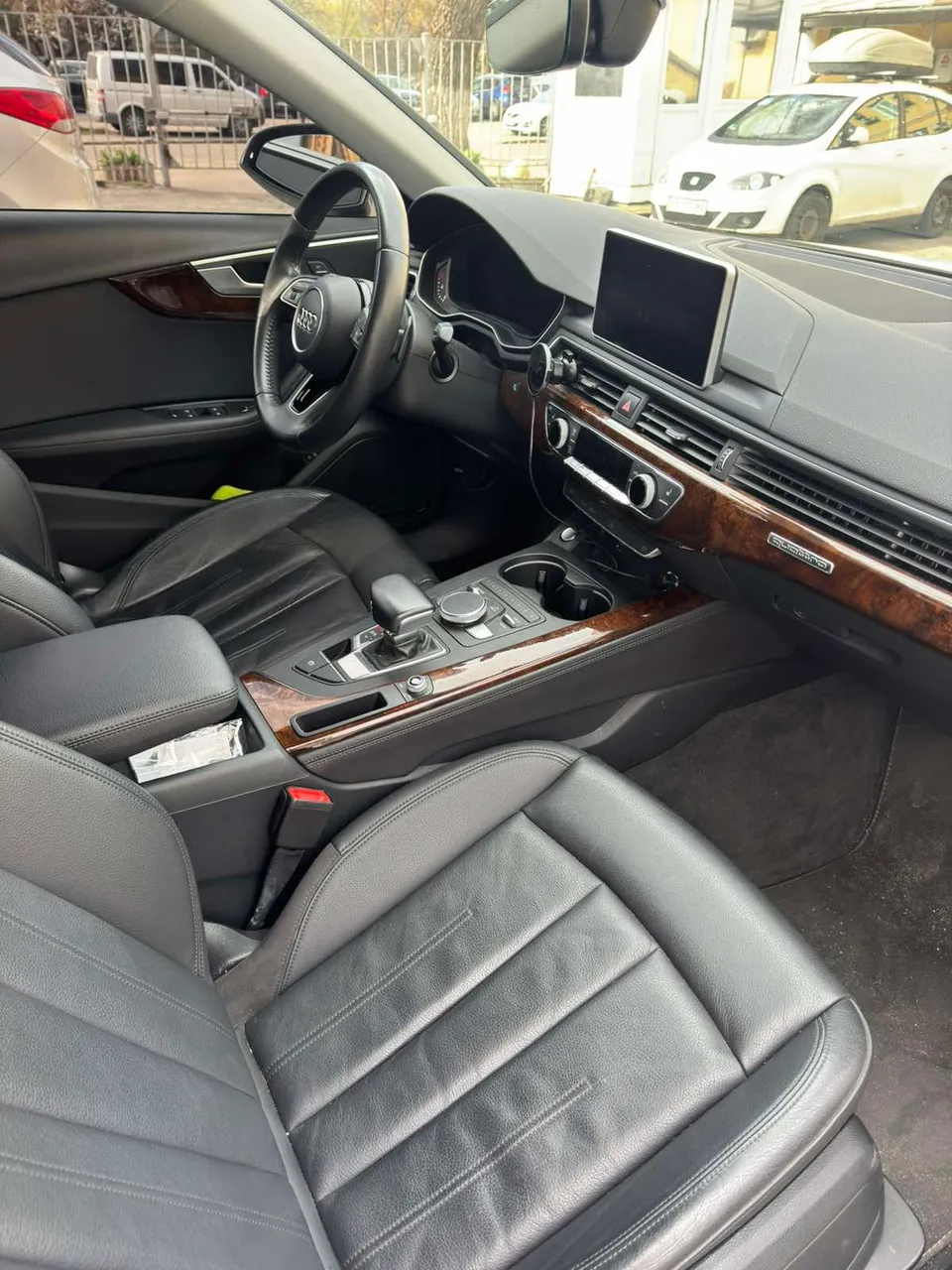 Audi A4 - фото 4