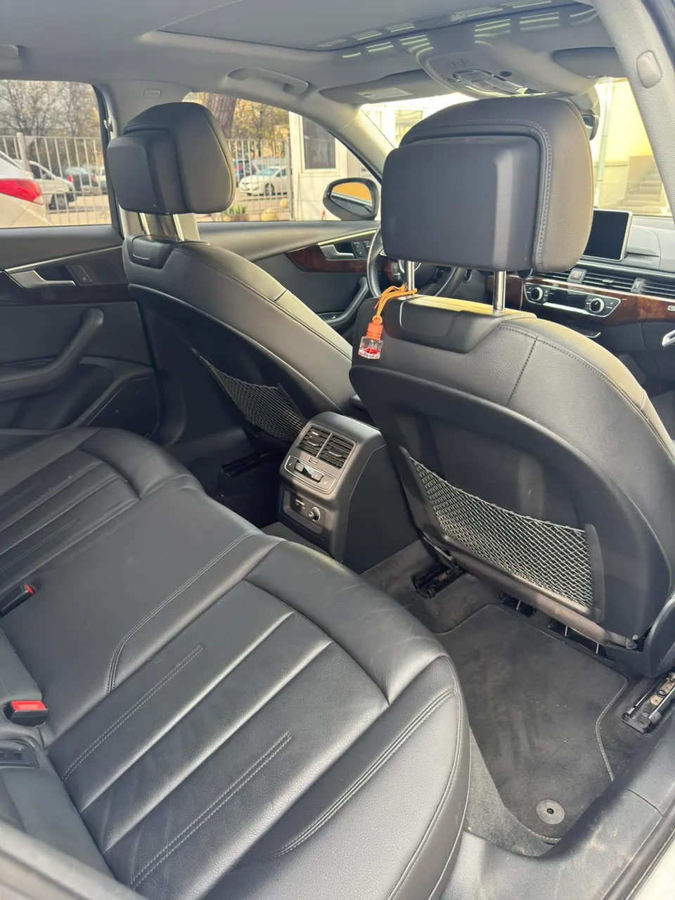 Audi A4 - фото 5