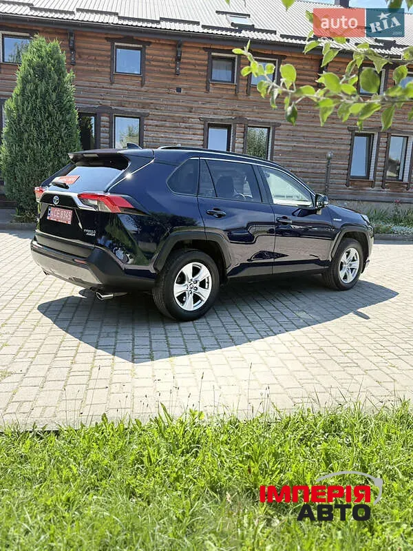 Toyota RAV4 - фото 7