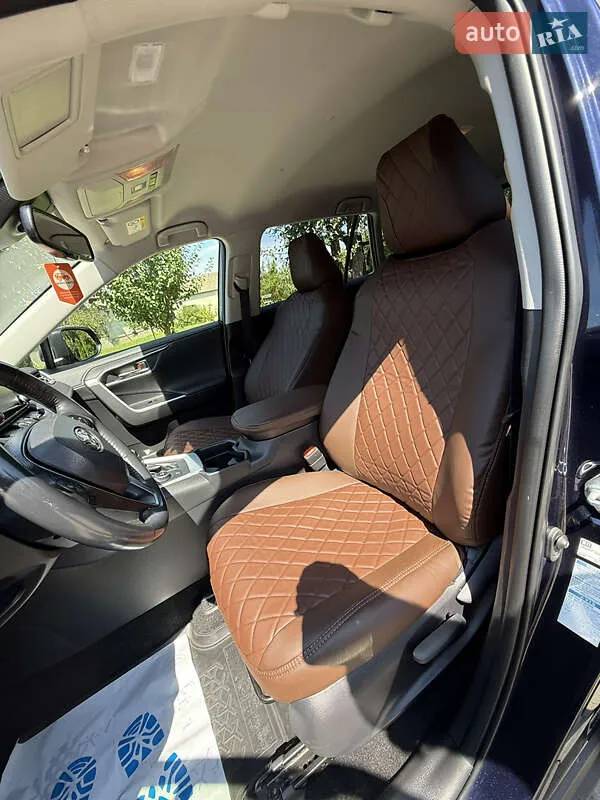 Toyota RAV4 - фото 13