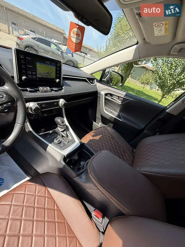 Toyota RAV4 - фото 18