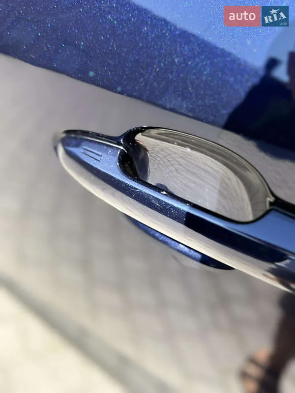 Toyota RAV4 - фото 12