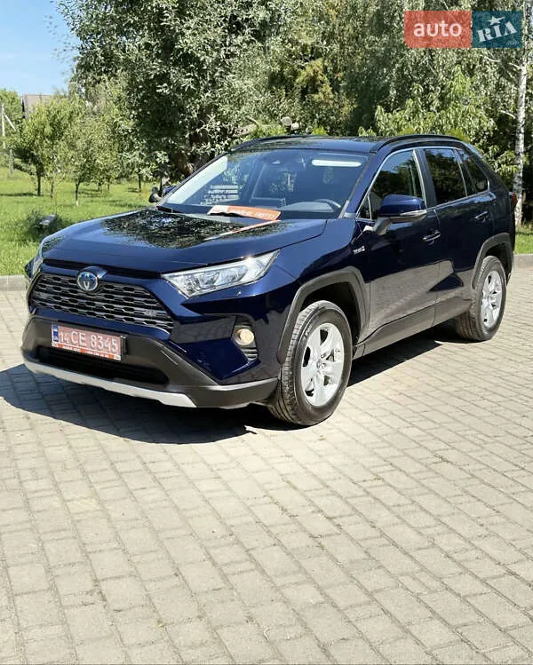 Toyota RAV4 - фото 2