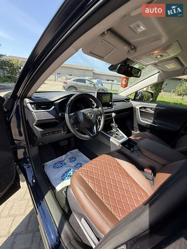 Toyota RAV4 - фото 14