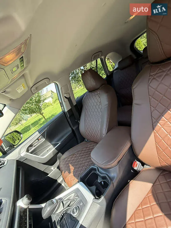 Toyota RAV4 - фото 19