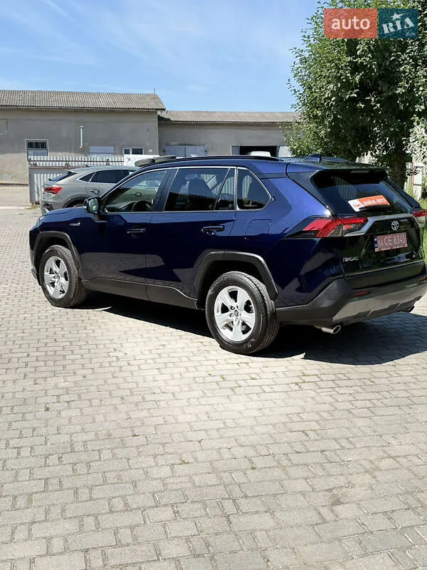 Toyota RAV4 - фото 6