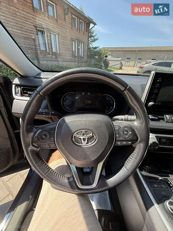 Toyota RAV4 - фото 16