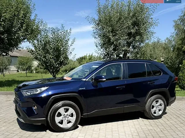 Toyota RAV4 - фото 4