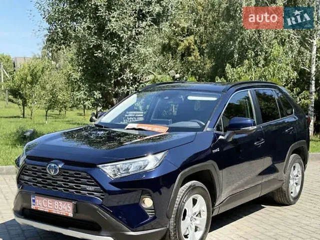 Toyota RAV4 - фото 2