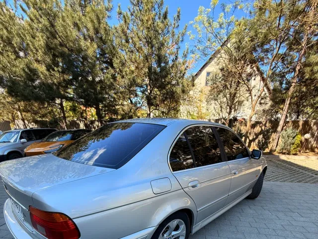 BMW 5 серії - фото 3