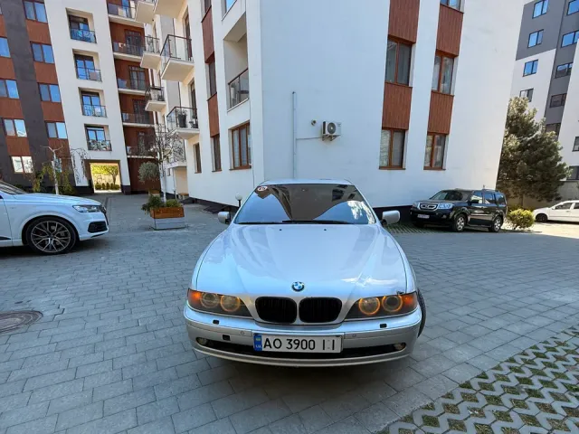 BMW 5 серії - фото 1