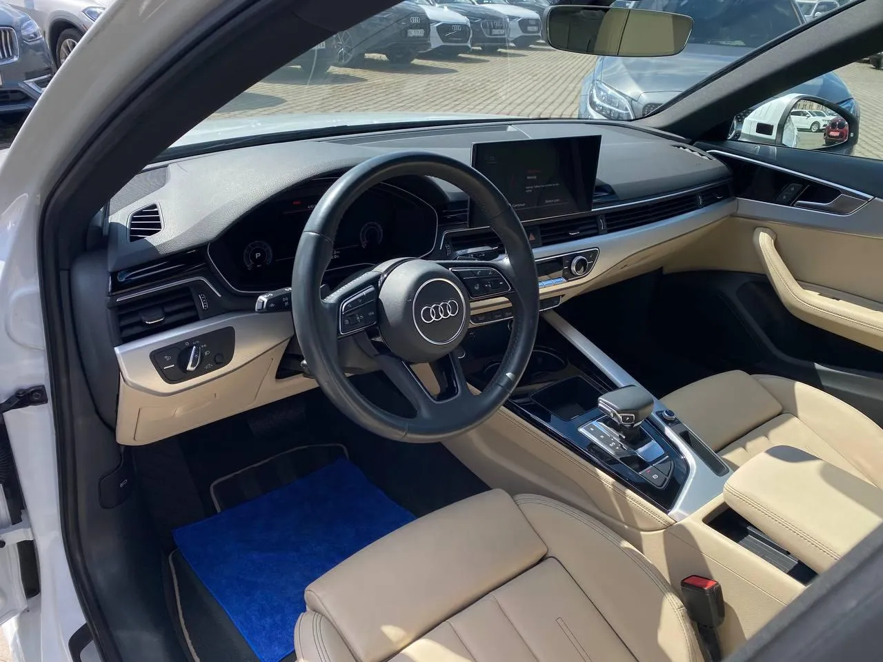 Audi A4 - фото 6