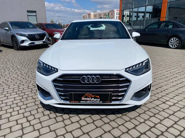 Audi A4 - фото 2
