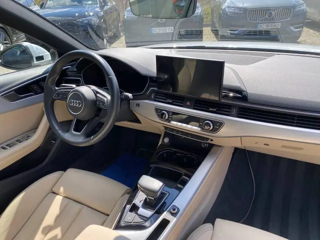 Audi A4 - фото 5