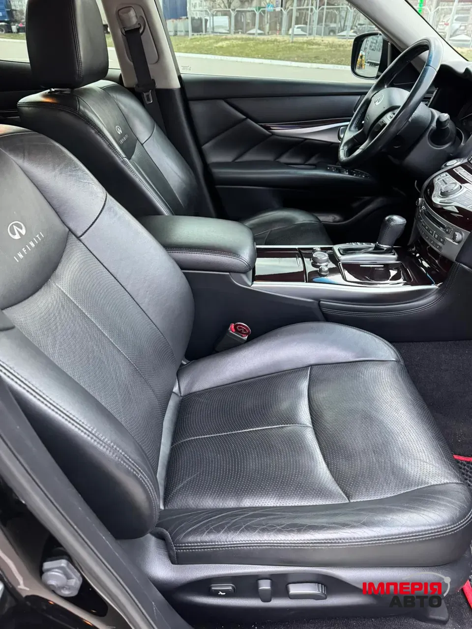 Infiniti M - фото 9