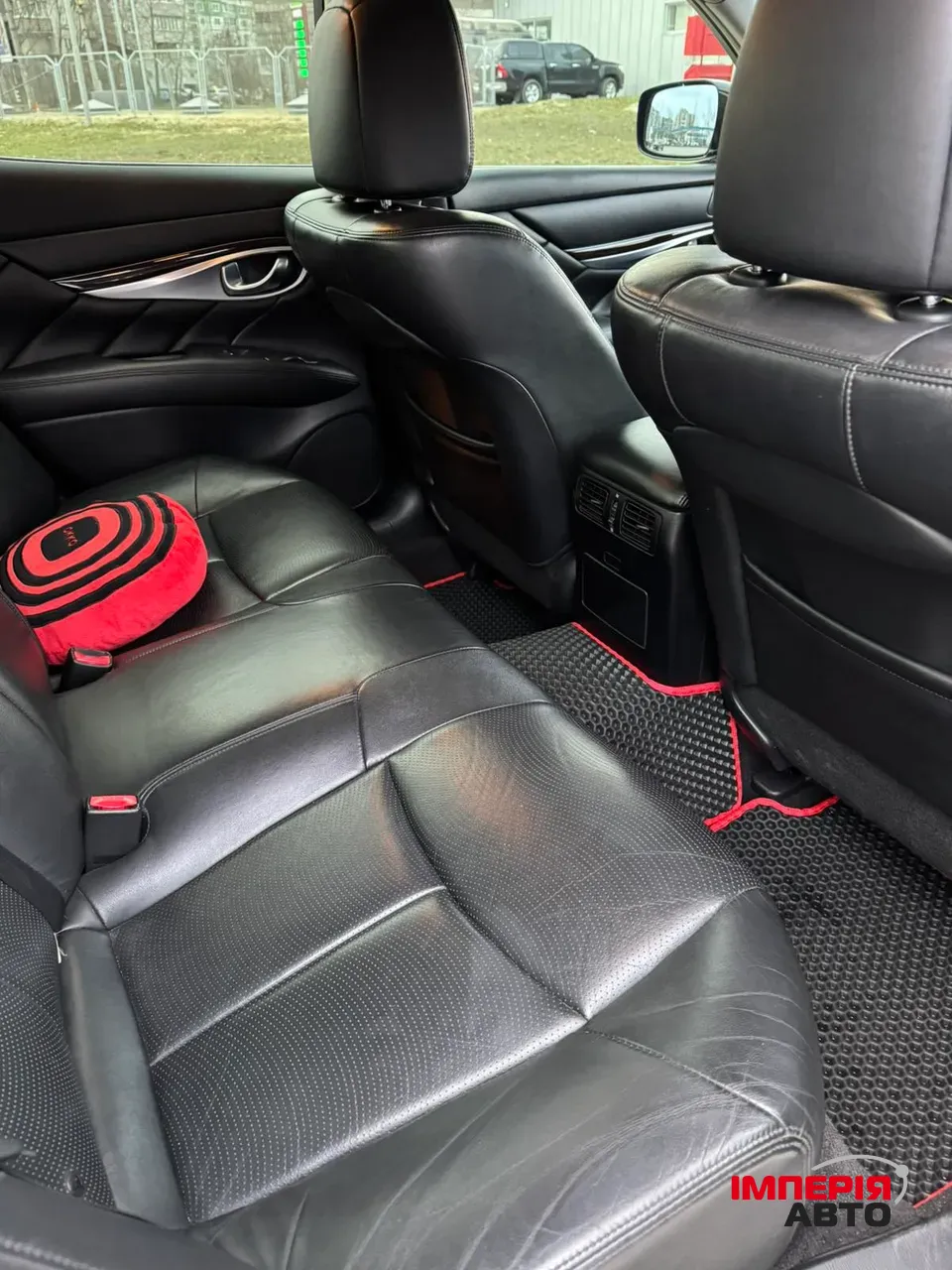 Infiniti M - фото 6
