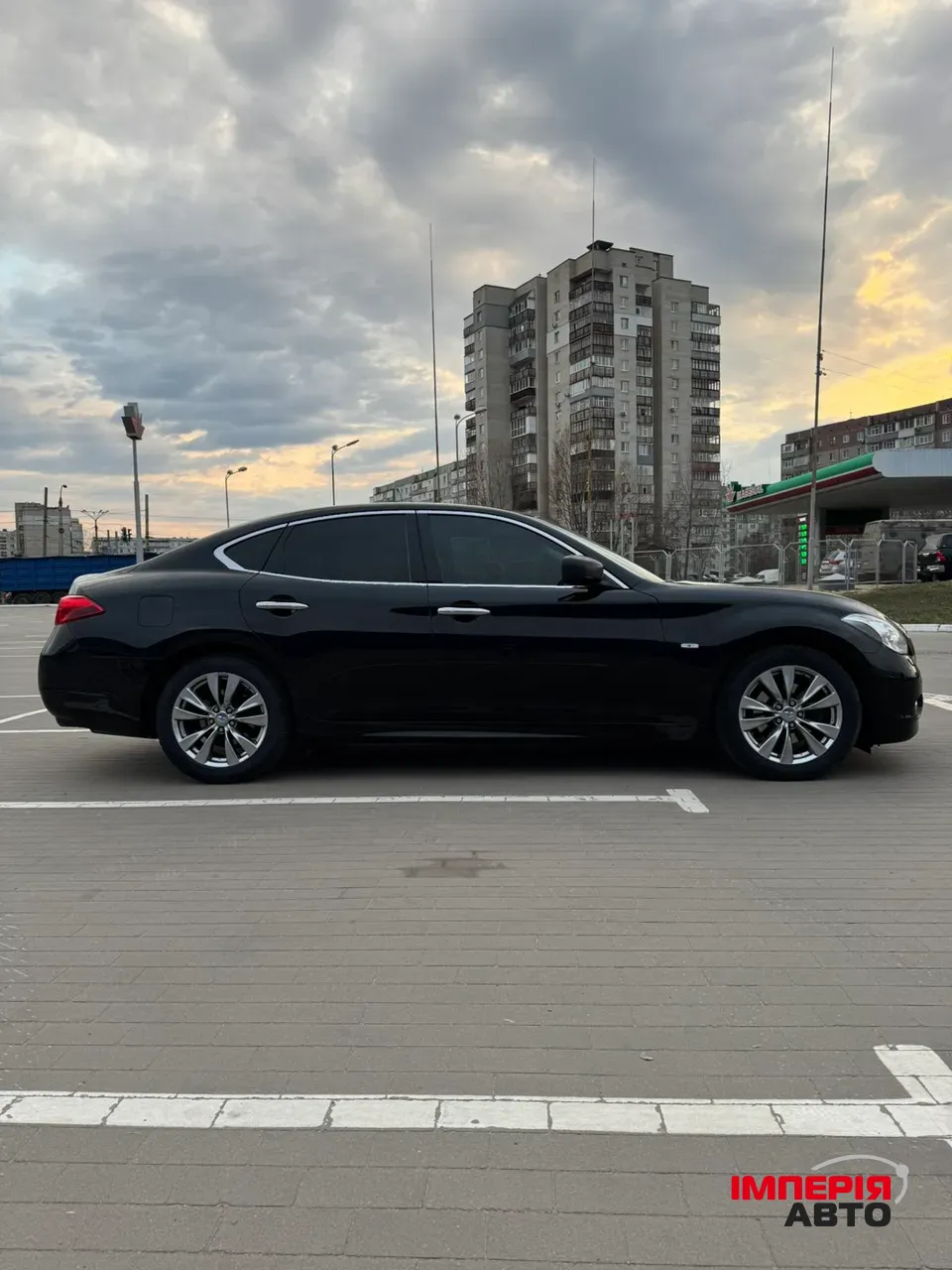 Infiniti M - фото 4