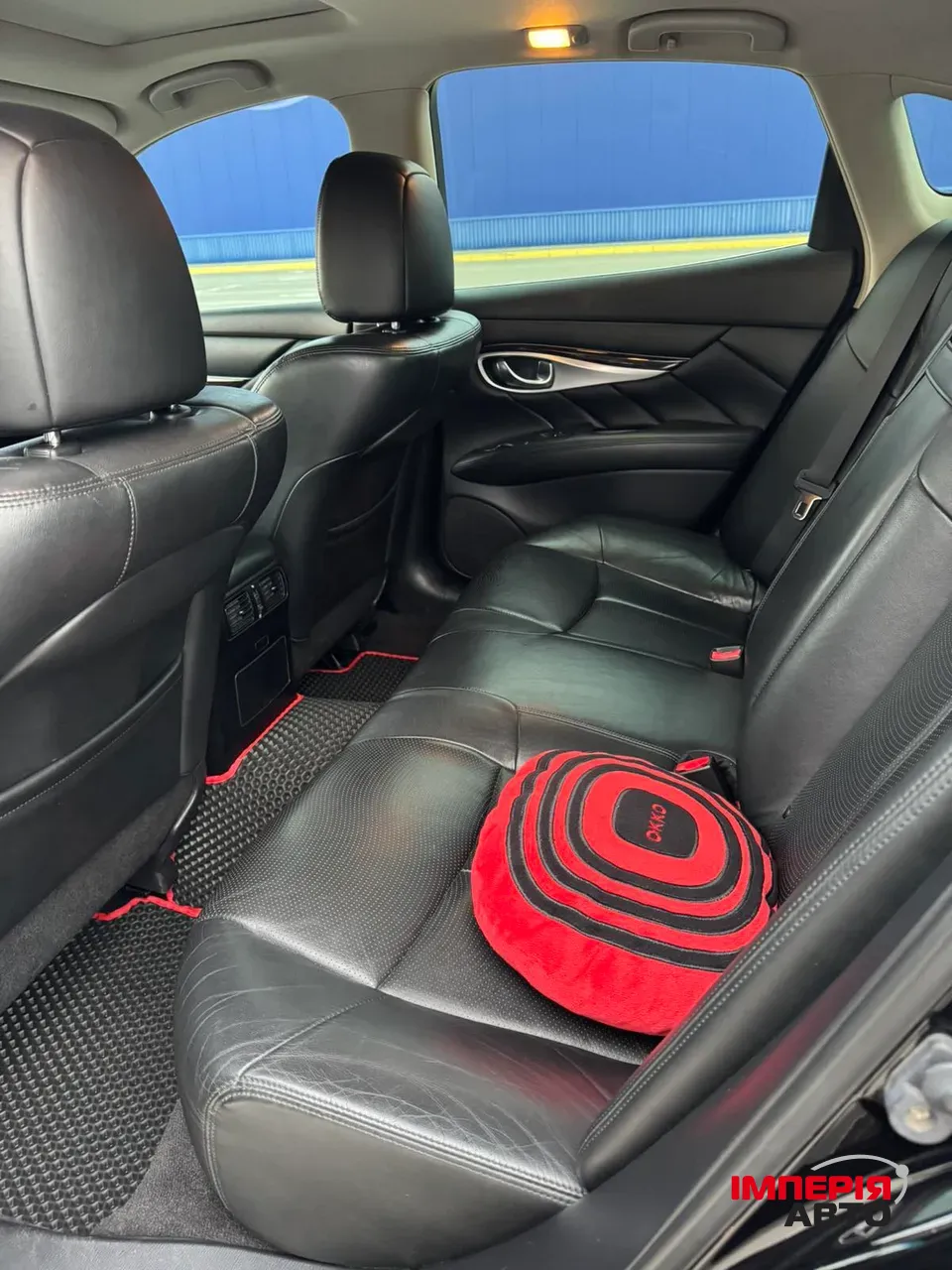 Infiniti M - фото 8
