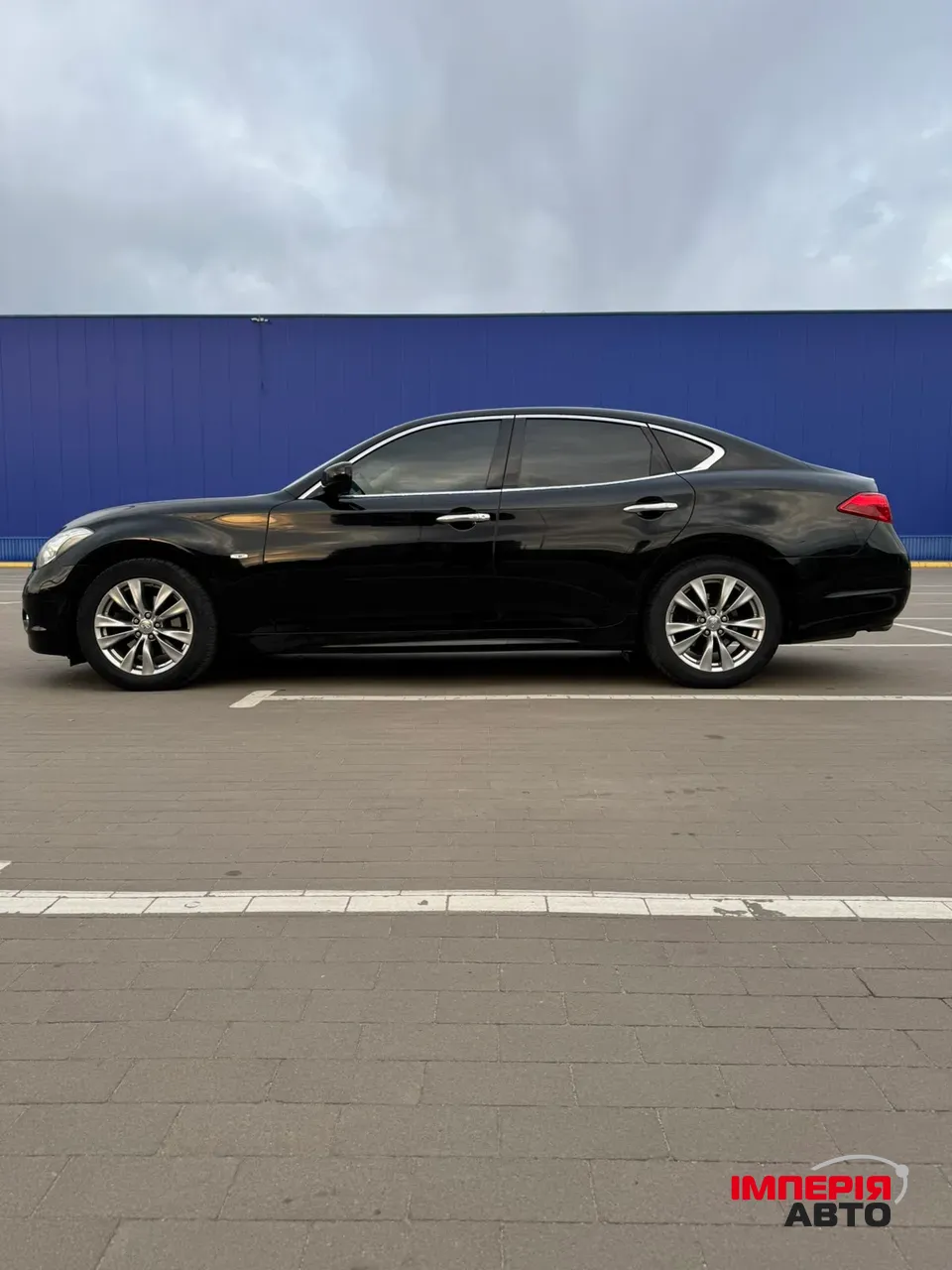 Infiniti M - фото 1