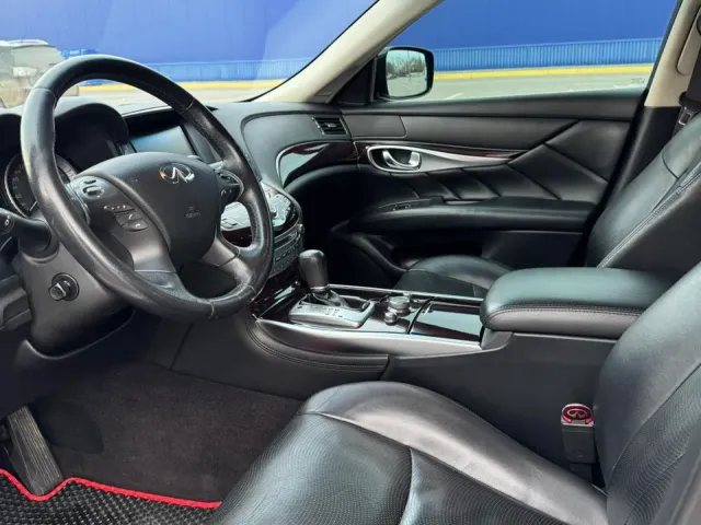 Infiniti M - фото 5