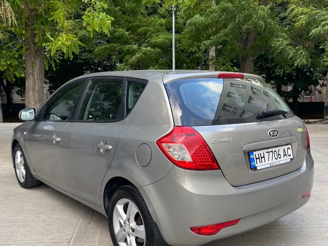 Kia Ceed - фото 2