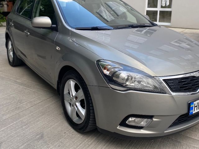 Kia Ceed - фото 3