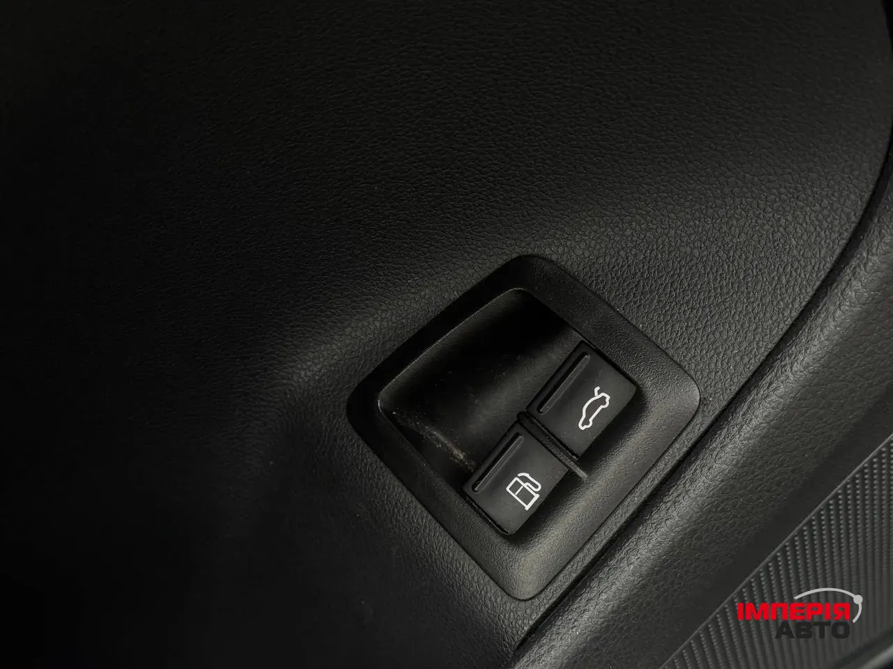 Volkswagen Jetta - фото 24